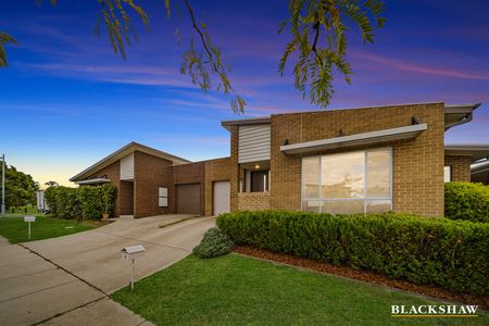 35 Jimmy Clements Crescent, Bonner ACT 2914 - House For Rent | Domain - Photo 5