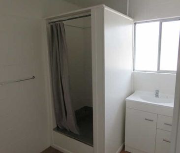 Upstairs flat in quiet block of eight. - Photo 4