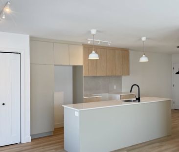 4.5 NEUF - DISPONIBLE MAINTENANT - Photo 3