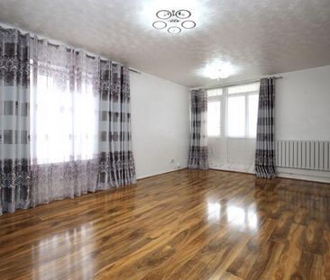 2 bedroom ground floor flat to rent - Photo 4