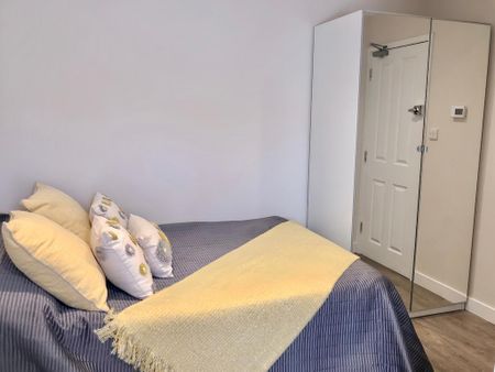 5 bedroom flat share to rent - Photo 5