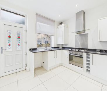 3 bedroom House To Let - Photo 5