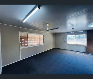 9 Barcoo Drive, Moranbah, Qld 4744 - Photo 5
