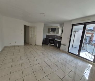 Location Appartement 2 pièces 41m² AIRE SUR LA LYS 62120 - Photo 1