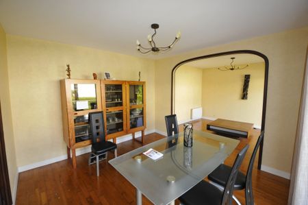 Location Maison 7 pièces 115m² CONDAT SUR VIENNE 87920 - Photo 3