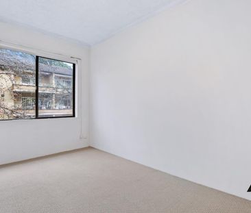 Freshly Renovated Two Bedroom Unit - Photo 5