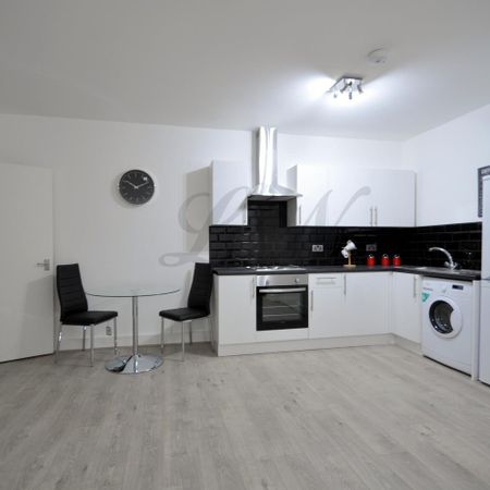 High Street, Berkshire, SL1 - Photo 3