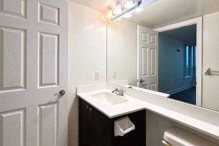 For Lease - 25 Greenview Avenue Unit# 1918, Toronto, Ontario - Photo 4