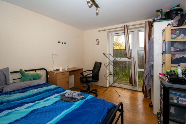 3 Bed Student Flat in Melgate Close, Winton - Photo 1