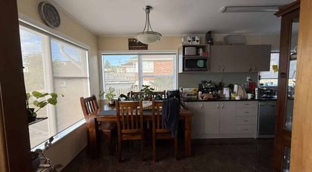 Charming Three-Bedroom House - Photo 3