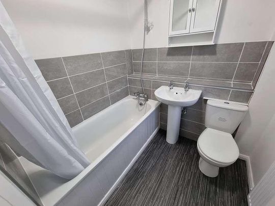 Linnet Close, Wellingborough, Northamptonshire, NN8 - Photo 1