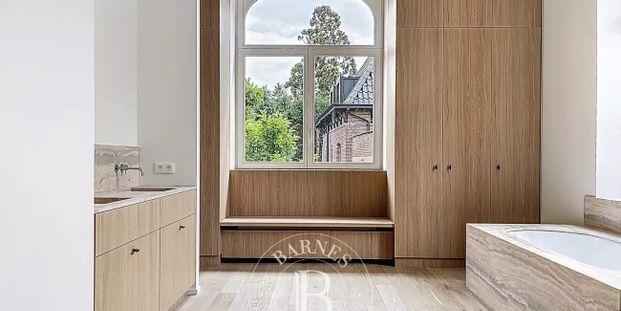 Woning te huur in Ukkel voor € 12.000 met 5 slaapkamers - Foto 1