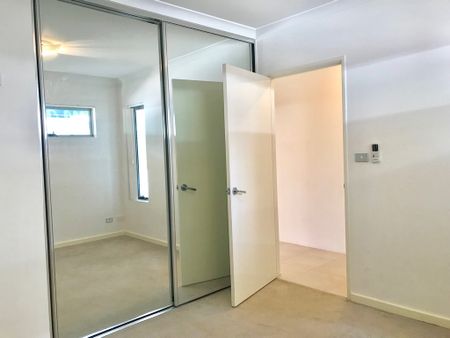 SPACIOUS 1 BEDROOM APARTMENT - Photo 4