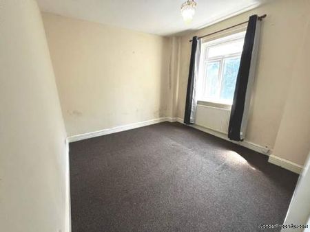 2 bedroom property to rent in London - Photo 2