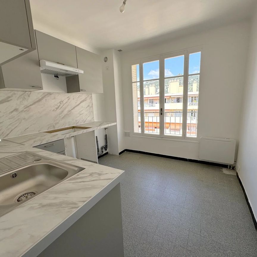 Location Appartement 2 pièces 43m² NICE 06300 - Photo 1