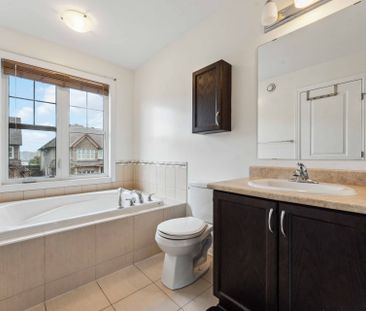 For Lease - 344 Wood Acres Grove, Blossom Park - Airport and Area, ... - Photo 3