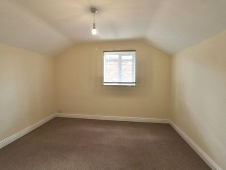 Flat to rent on - Photo 5