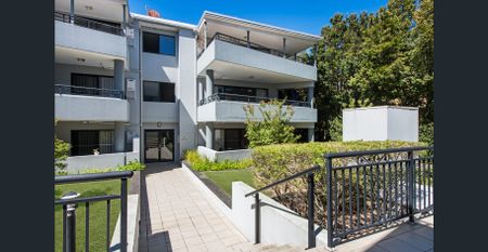 Coastal living at its best - Sunny Dual-Aspect 2 bedroom 'Penthouse' with wraparound balconies - Photo 5