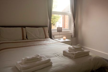 3 Bed Terraced House, Liverpool Road, RG1 - Photo 3