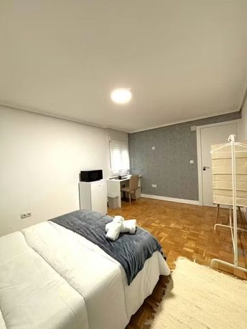 Avenida de Fuenlabrada, Leganés, Community of Madrid 28912 - Photo 4