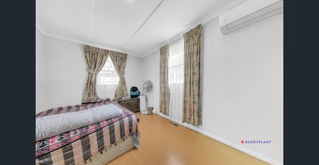 Family home in a Prime Location - Photo 2