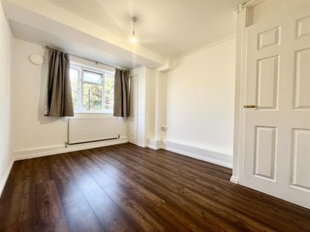 1 Bedroom Maisonette - Lower To Let - Photo 3