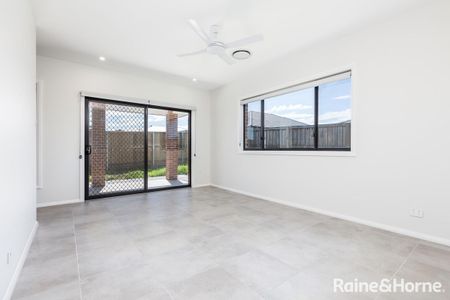 Beautifully Presented 4 Bedroom Family Home - Photo 5