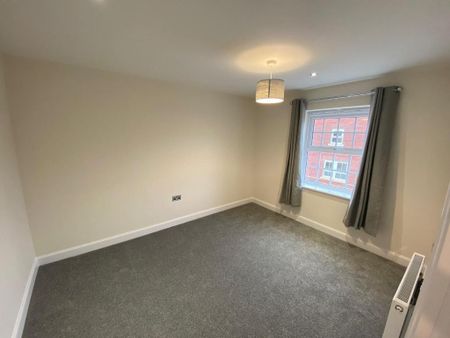 4 bedroom detached house to rent - Photo 3