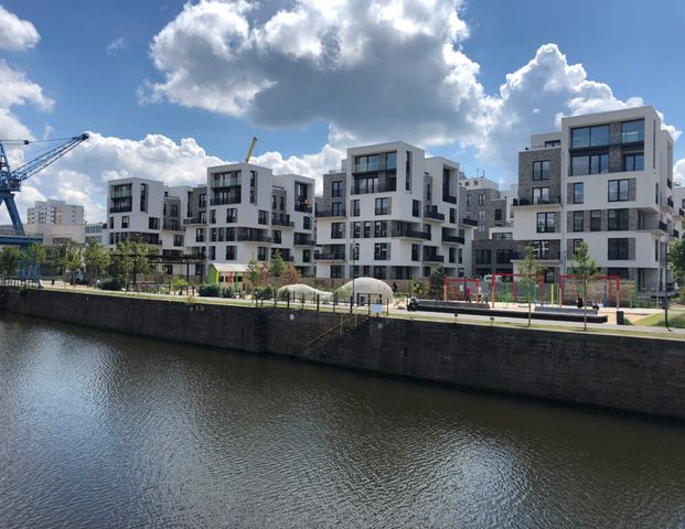 Moderne 2-Zimmerwohnung mit Einbauküche und Loggia. - Foto 1