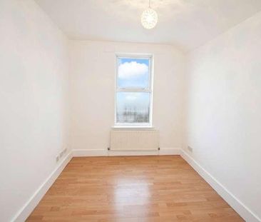 Hainault Road, Romford, RM5 - Photo 6