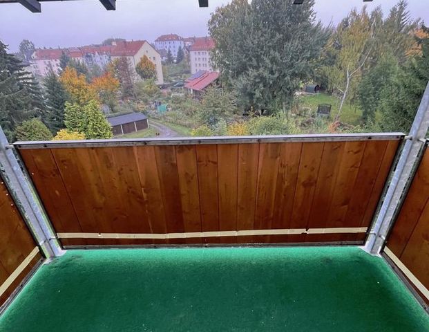 kleine preiswerte 4 Raumwohung im 3.OG mit Balkon und Gartennutzung - Foto 1