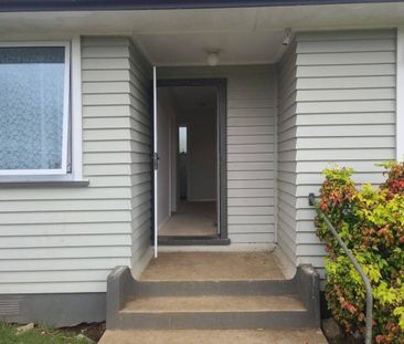 Two-Bedroom Home with Two-Bedroom Sleepout - Otangarei - Photo 4