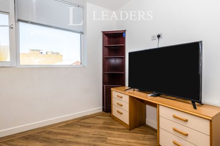 2 bedroom apartment to rent London Road, Portsmouth, PO2 - Photo 2