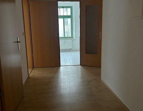 Schöne 3-Zimmer mit Laminat und Wannenbad in sehr guter Lage! Jetzt einziehen und im neuen Jahr erst zahlen! - Foto 1