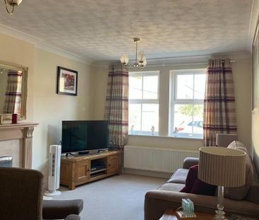 2 bedroom Flat To Let - Photo 3