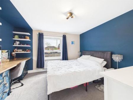 2 bedroom semi-detached bungalow to rent - Photo 4