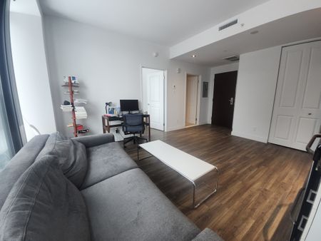 Ville-Marie : Condo moderne d’une chambre, semi-meublé ! - Photo 2