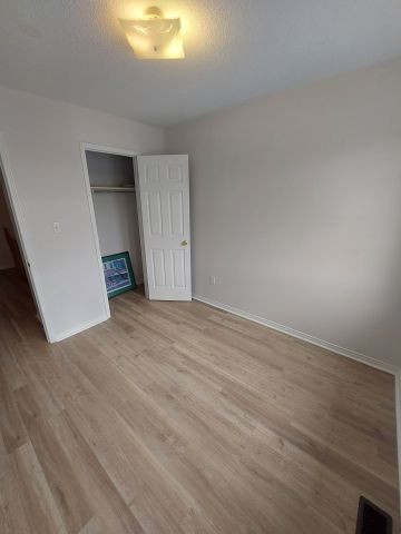 For Lease - 289 Penndutch Circle, Whitchurch-Stouffville, Ontario - Photo 2