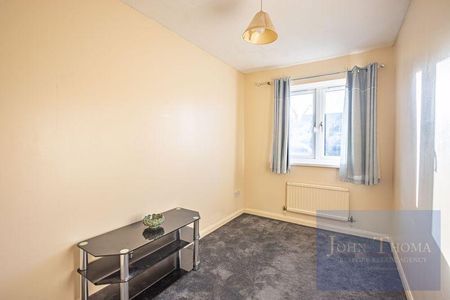 4 bedroom detached house to rent - Photo 5