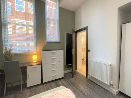 1 bedroom in a house share to rent - Photo 4