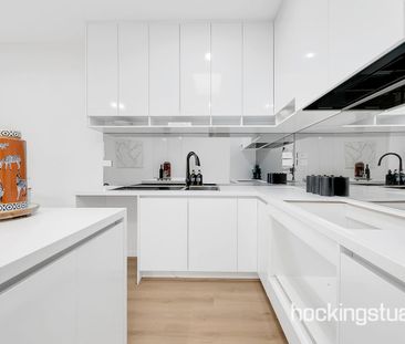 GREAT FAMILY HOME IN PRIME LOCATION - Photo 6