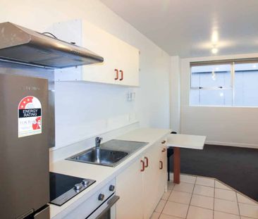 One-Bedroom Apartment in the Heart Wellington Central - Photo 2