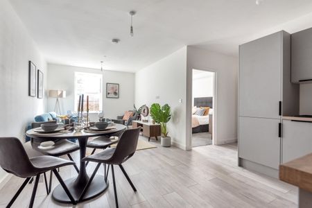 High Street - Photo 4