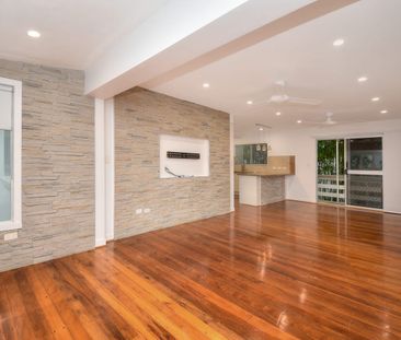 Beachside Renovated 2 bedroom unit. - Photo 5