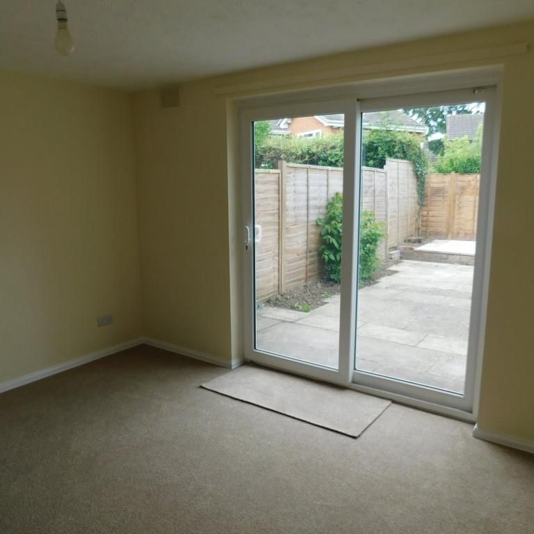 2 bedroom terraced house to rent - Photo 1