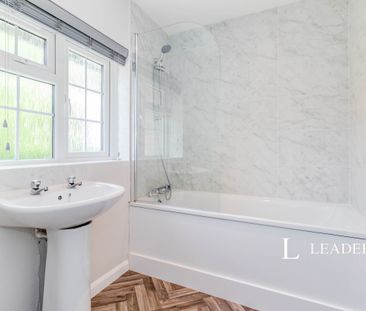 3 bedroom house to rent Henfold Lane, Beare Green, Dorking, RH5 - Photo 6