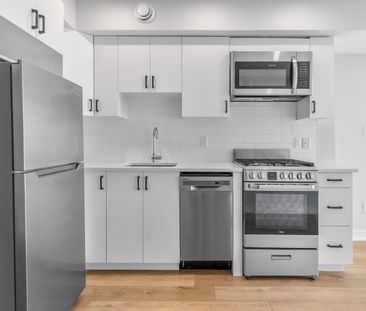 689 Churchill Avenue North - 302 - Photo 4