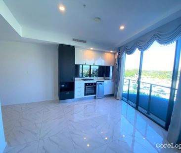STYLISH 1 BEDROOM APARTMENT IN SECURE BUILDING - Photo 4