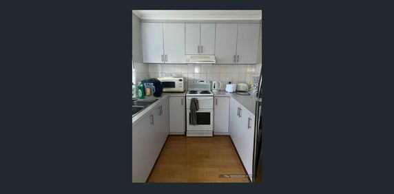 Charming Two-Bedroom Home with Spacious Yard - Photo 2