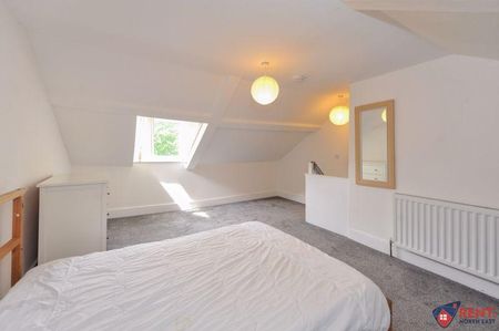 3 bedroom terraced house to rent - Photo 4